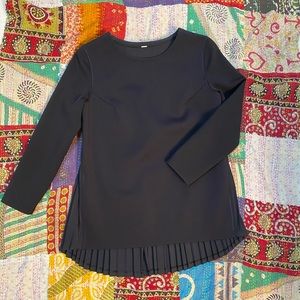 Lululemon pleat on top